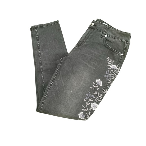 Women’s black jeans w bilateral side floral design by Seven 7 - Picture 1 of 5
